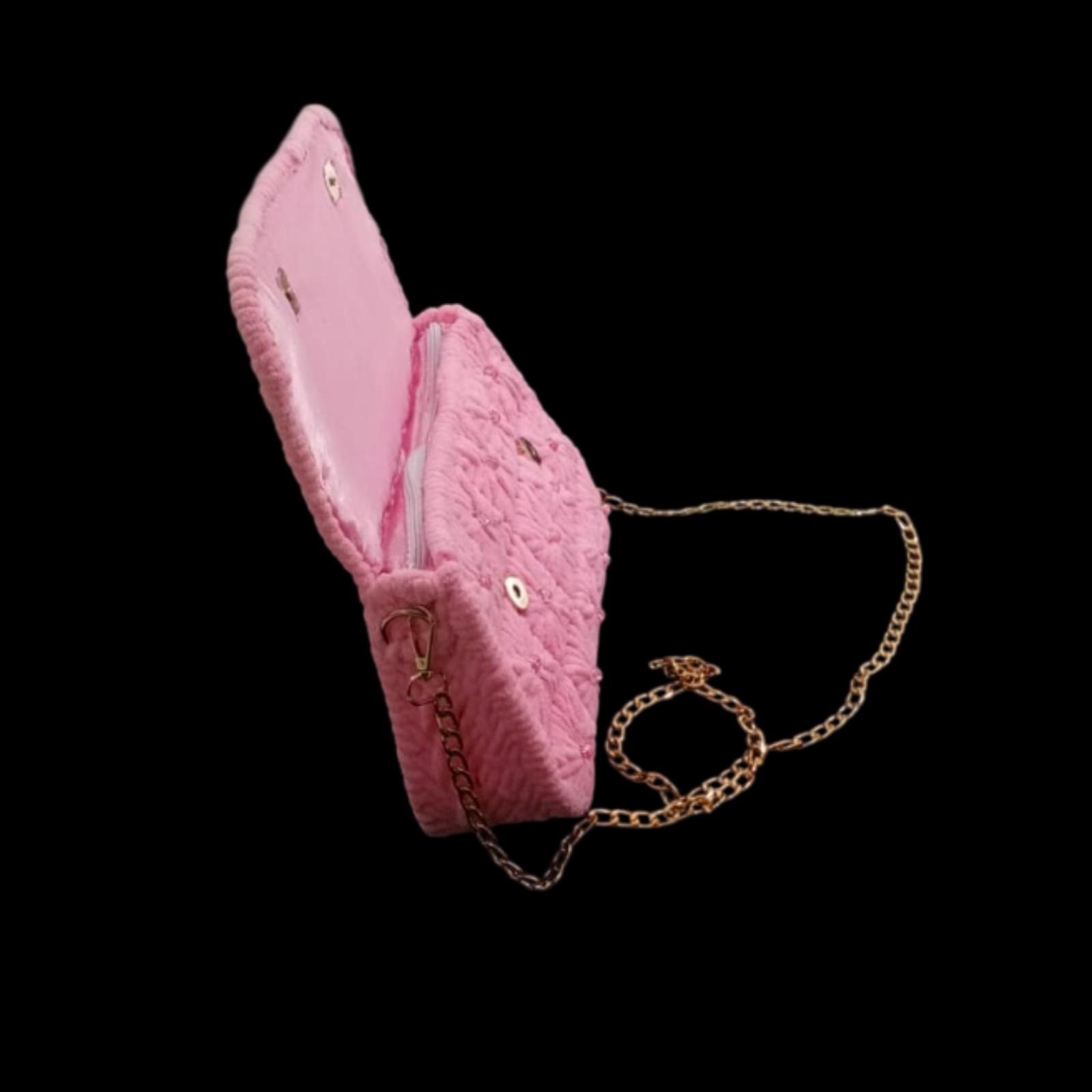 daily use wool bag with elegant detailing