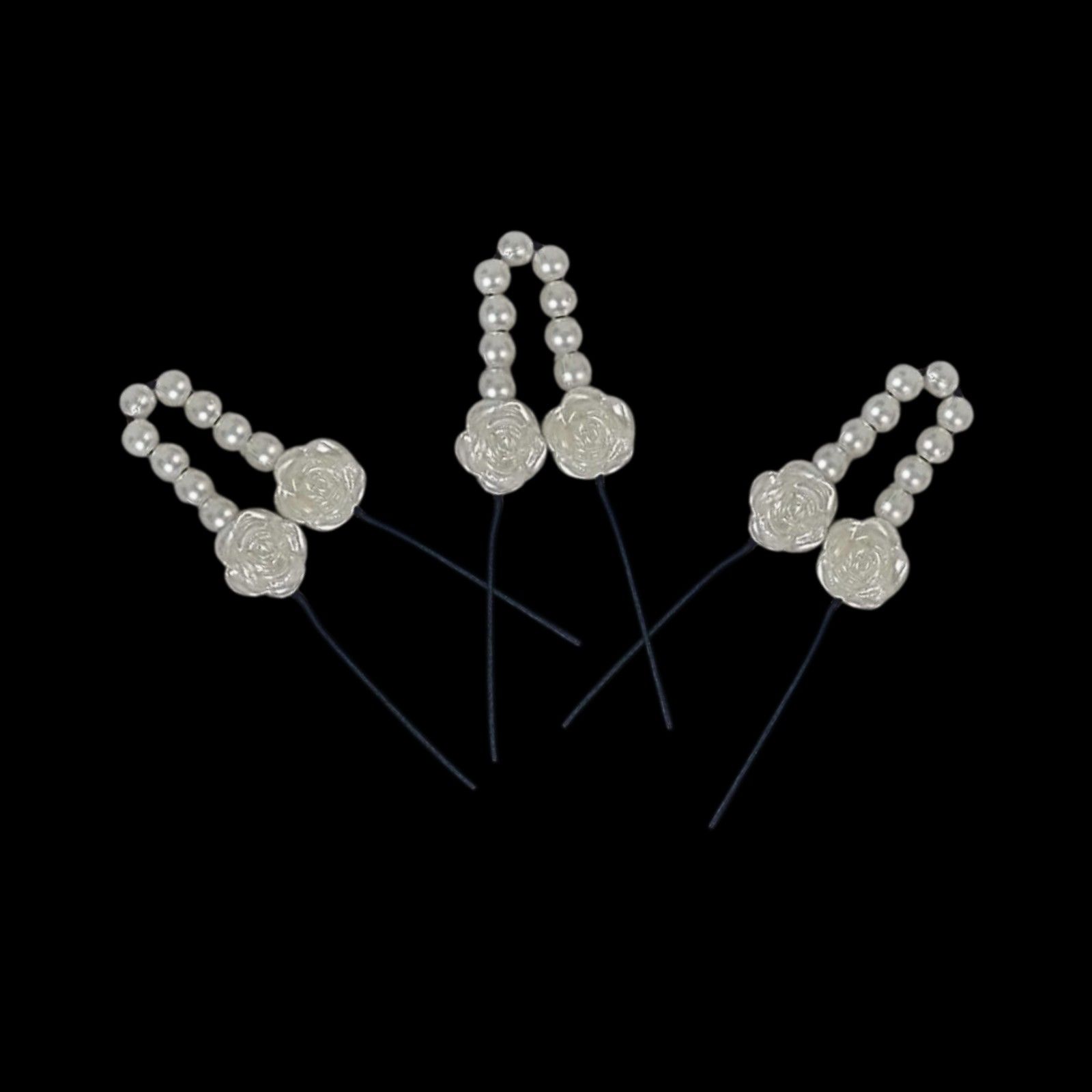 Elegant white hair pins with flowers and pearls