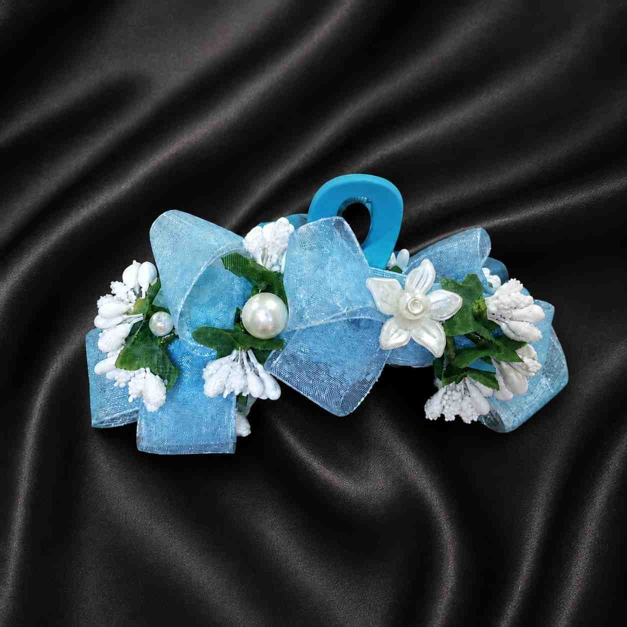 floral-inspired claw clip with pearls