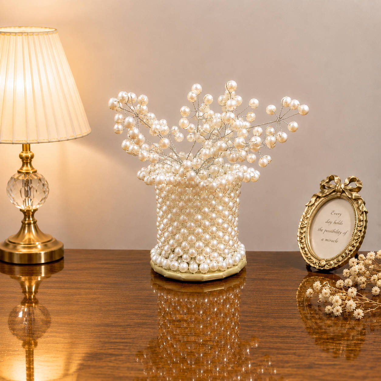 Elegant pearl centerpiece for living room